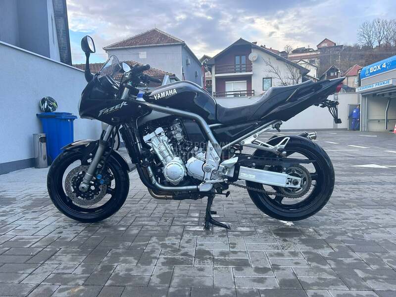 Yamaha FAZZER