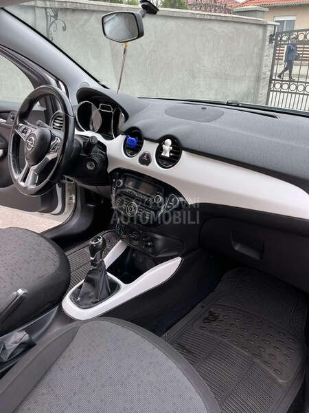 Opel Adam 
