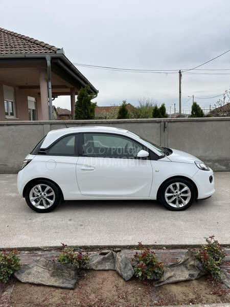 Opel Adam 