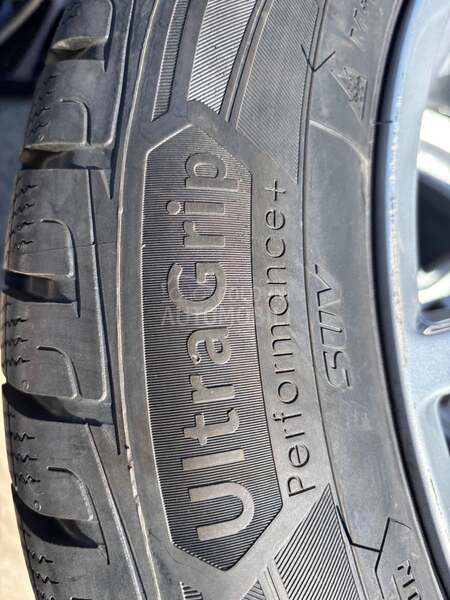 Goodyear 225/60 R18 Zimska
