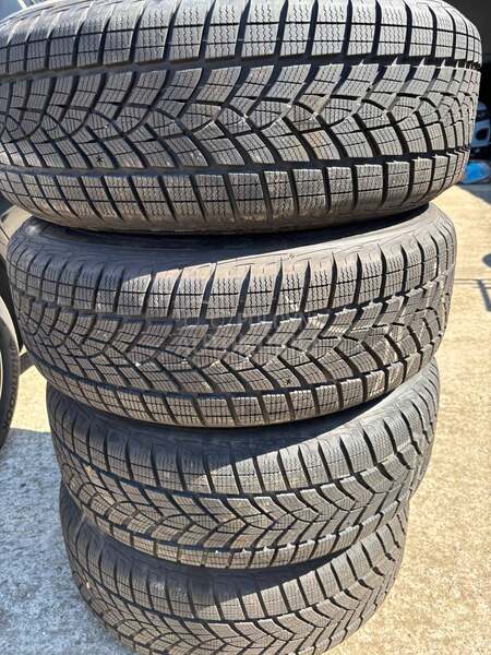 Goodyear 225/60 R18 Zimska