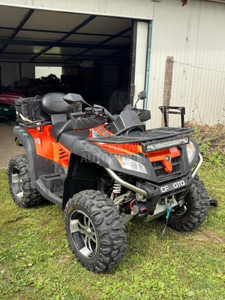 CFMOTO 800 sa raonikom za sneg