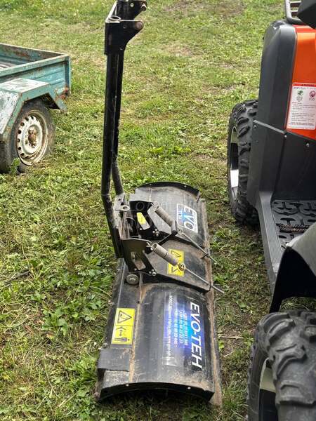 CFMOTO 800 sa raonikom za sneg