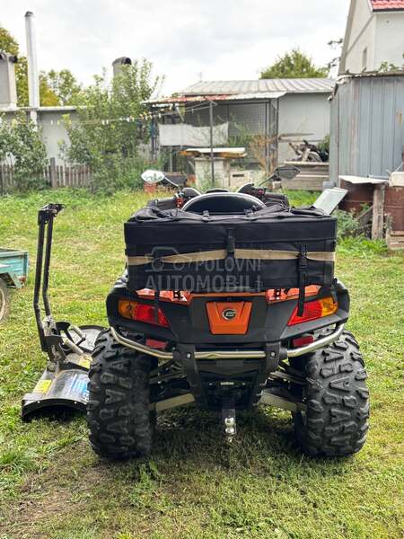 CFMOTO 800 sa raonikom za sneg