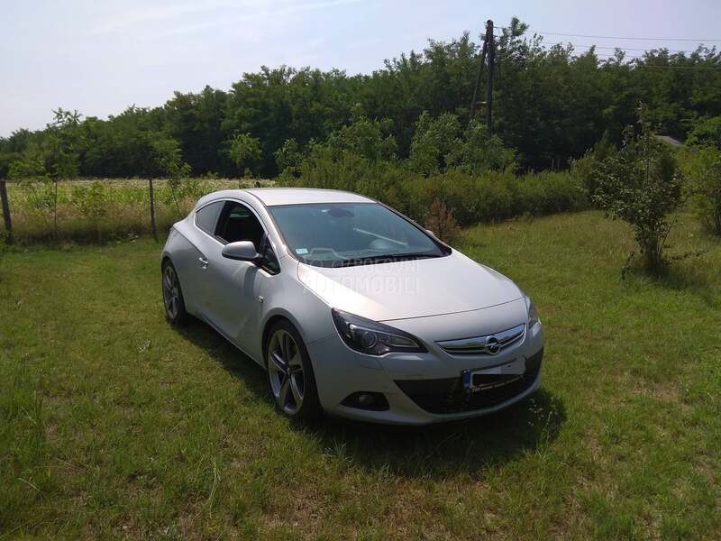 Opel Astra J GTC