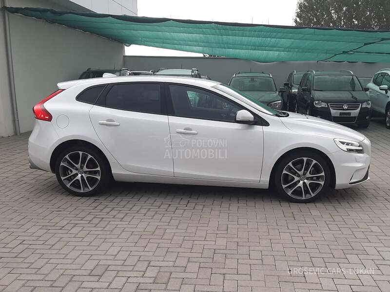 Volvo V40 R-DESIGN Aut CH