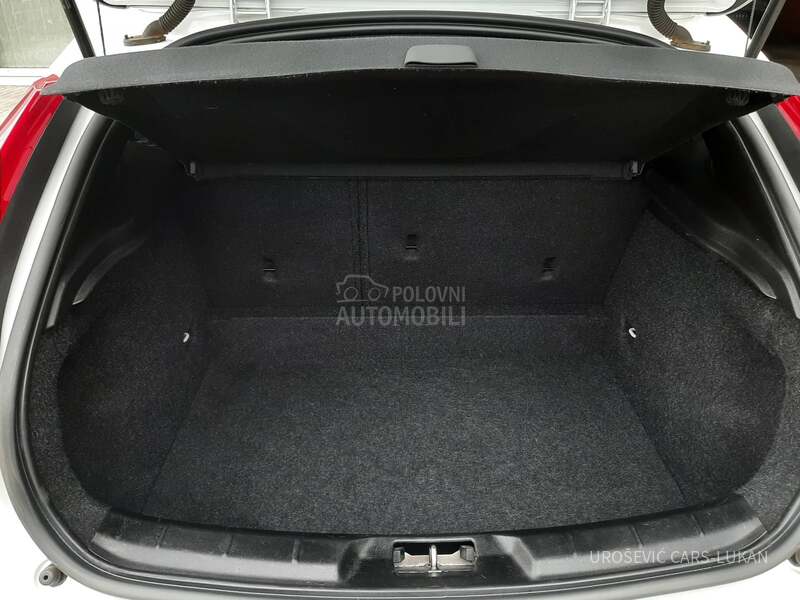 Volvo V40 R-DESIGN Aut CH