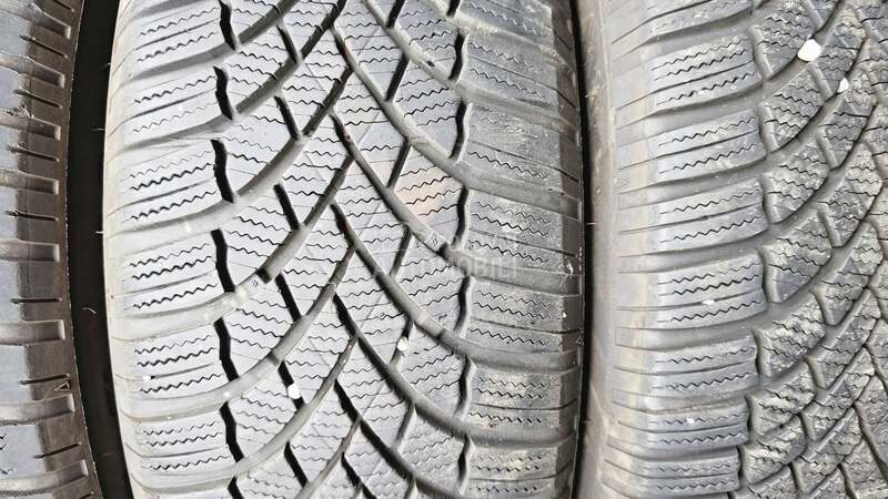 Bridgestone 205/60 R16 Zimska