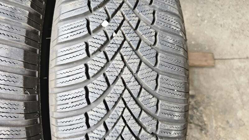 Bridgestone 205/60 R16 Zimska
