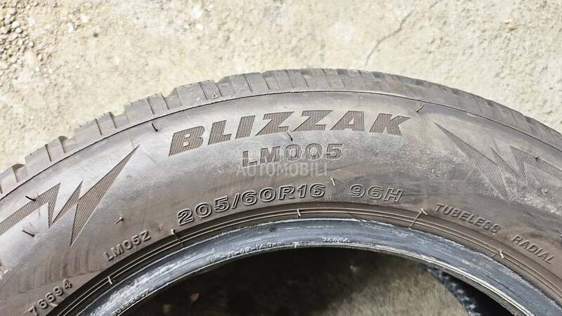 Bridgestone 205/60 R16 Zimska