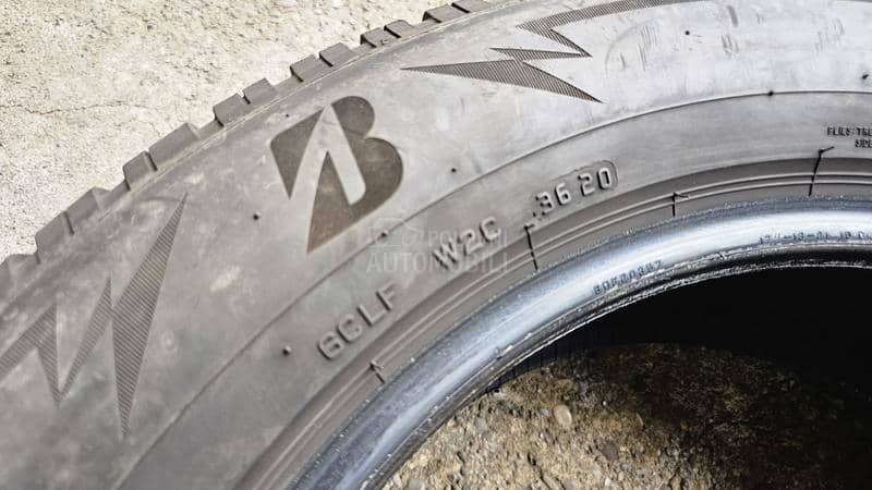 Bridgestone 215/65 R17 Zimska