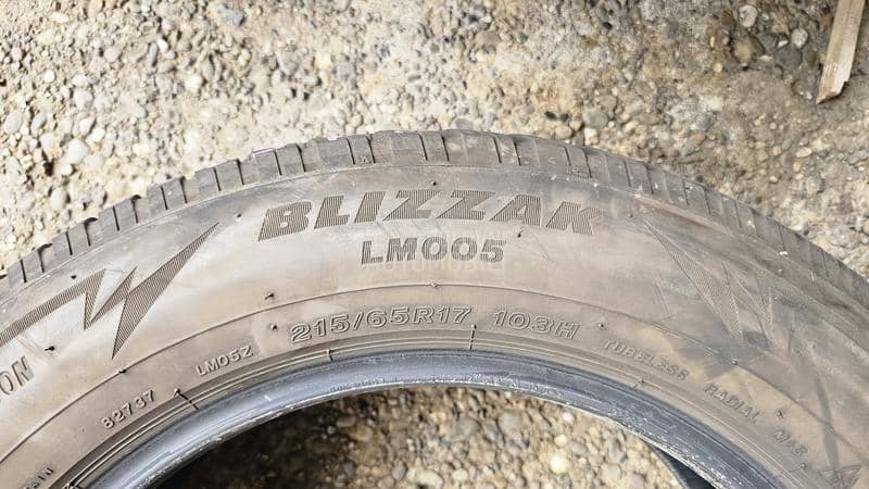 Bridgestone 215/65 R17 Zimska