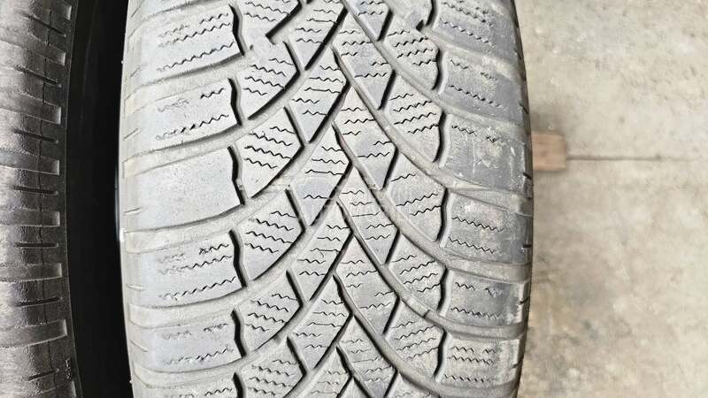 Bridgestone 215/65 R17 Zimska