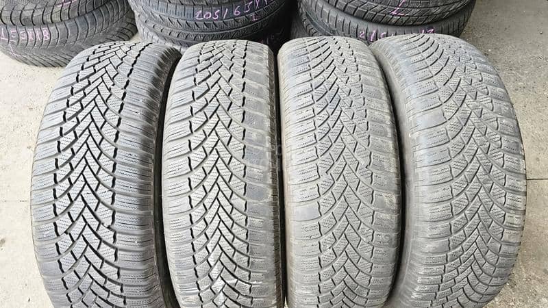 Bridgestone 215/65 R17 Zimska