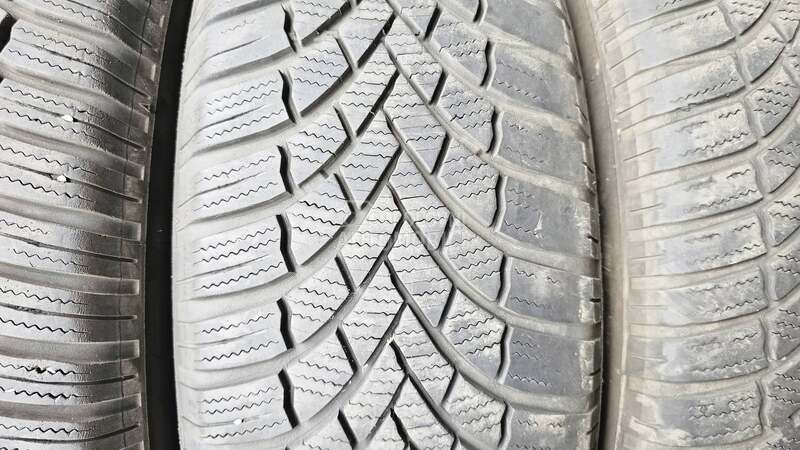 Bridgestone 215/65 R17 Zimska