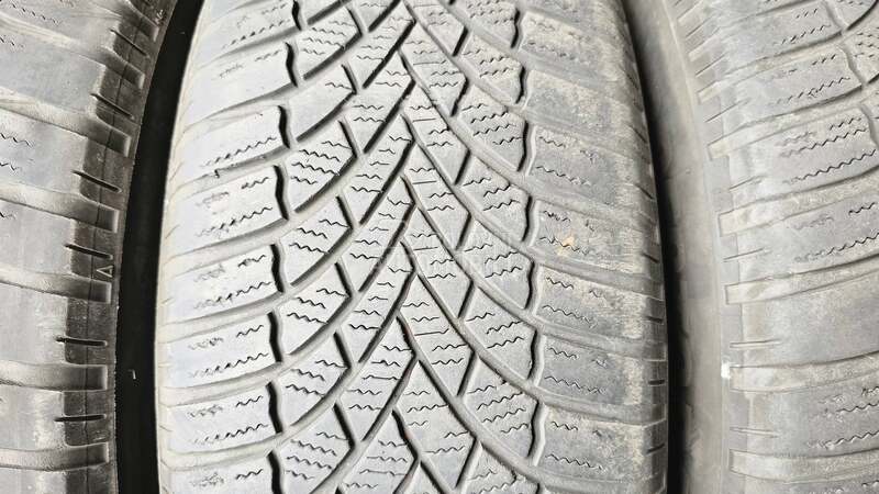 Bridgestone 215/65 R17 Zimska
