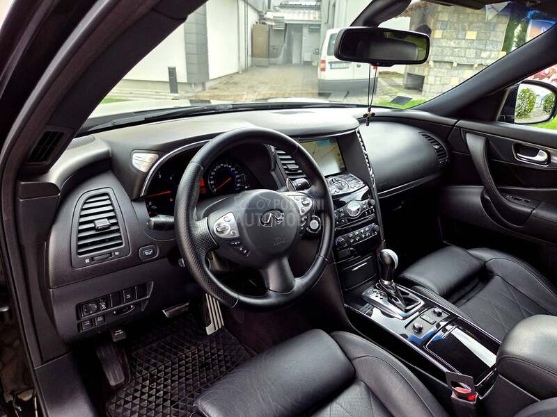 Infiniti FX30 /3.0d PremiumS 4wd/