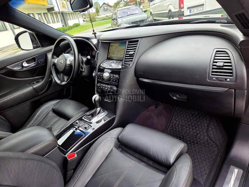 Infiniti FX30 /3.0d PremiumS 4wd/