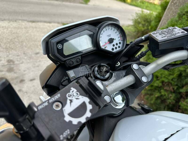 Yamaha fz8 FABRIČKO stanje