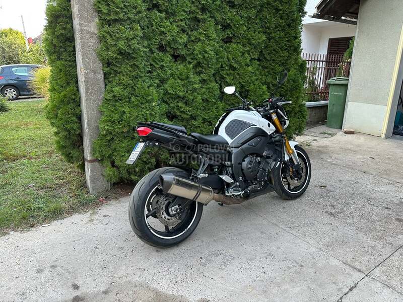 Yamaha fz8 FABRIČKO stanje