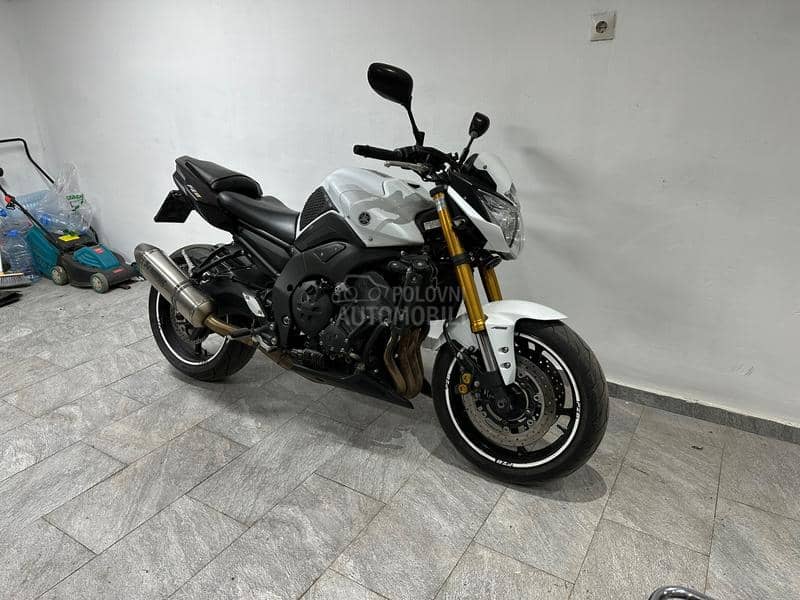 Yamaha fz8 FABRIČKO stanje