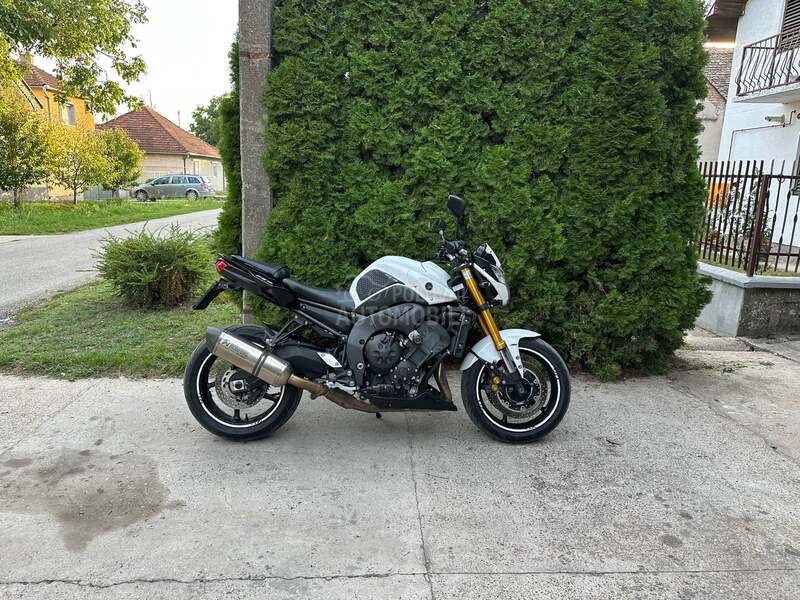 Yamaha fz8 FABRIČKO stanje
