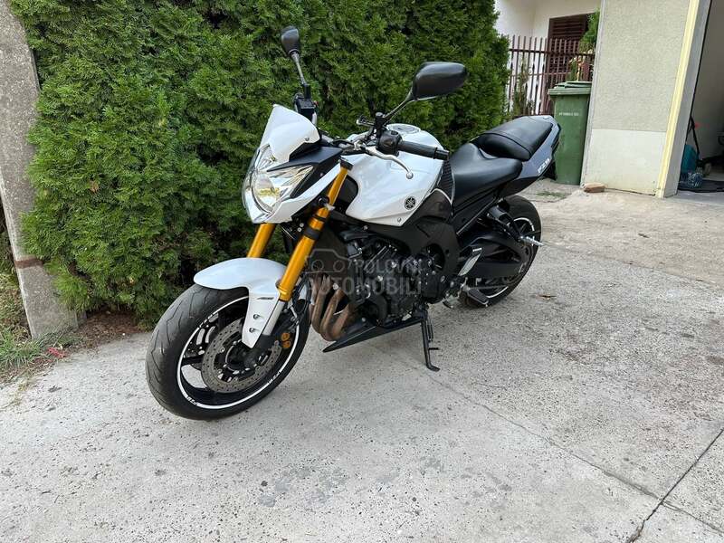 Yamaha fz8 FABRIČKO stanje
