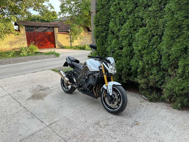 Yamaha fz8 FABRIČKO stanje