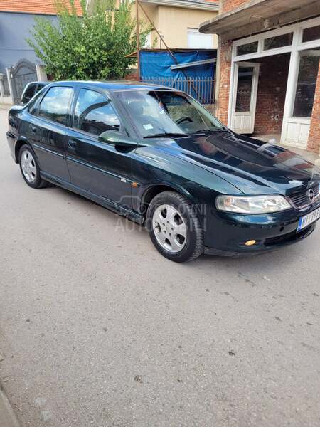 Opel Vectra B 100