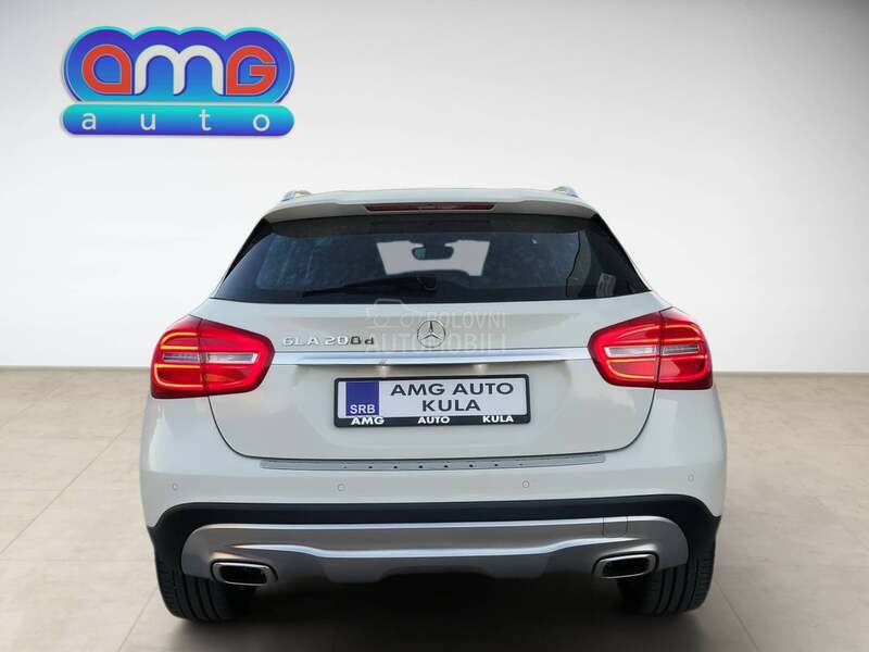 Mercedes Benz GLA 200 D / LED
