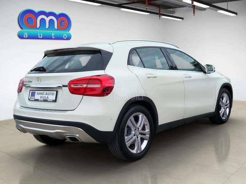 Mercedes Benz GLA 200 D / LED