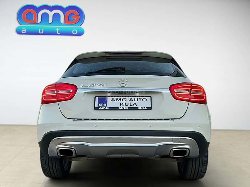 Mercedes Benz GLA 200 D / LED