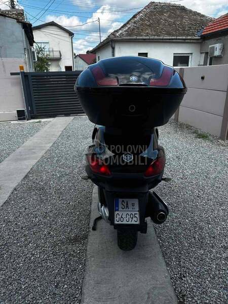 Piaggio MP3 B kat