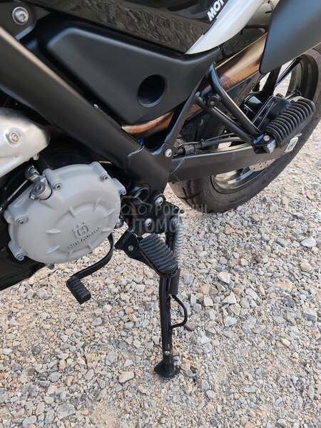 Husqvarna TR 650 strada