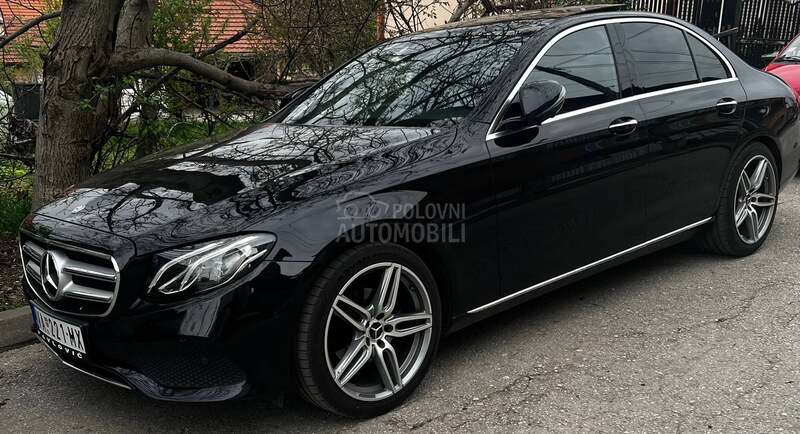 Mercedes Benz E 220 AMG LINE
