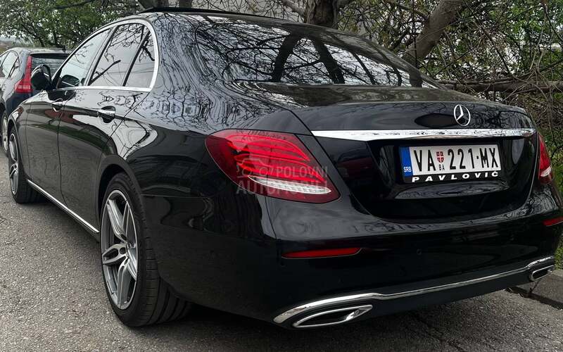 Mercedes Benz E 220 AMG LINE