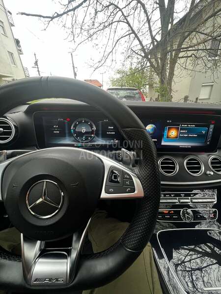 Mercedes Benz E 220 AMG LINE