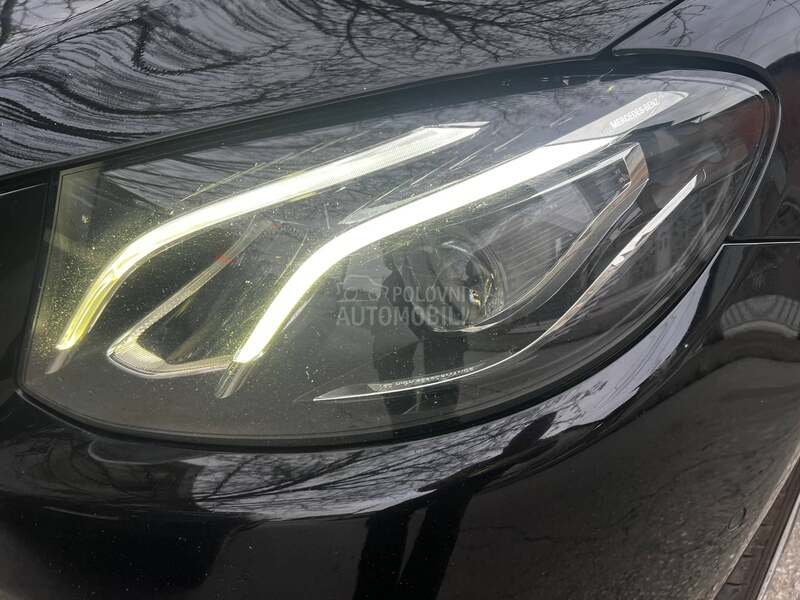 Mercedes Benz E 220 AMG LINE