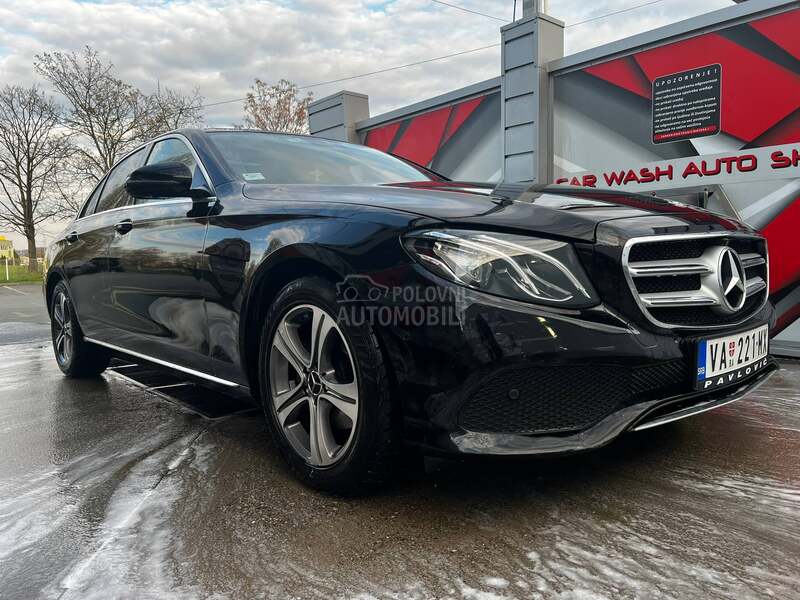 Mercedes Benz E 220 AMG LINE