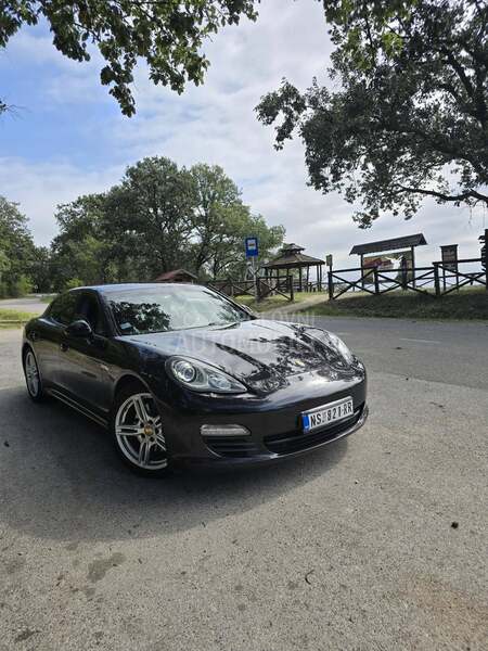 Porsche Panamera 
