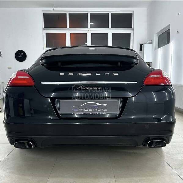 Porsche Panamera 