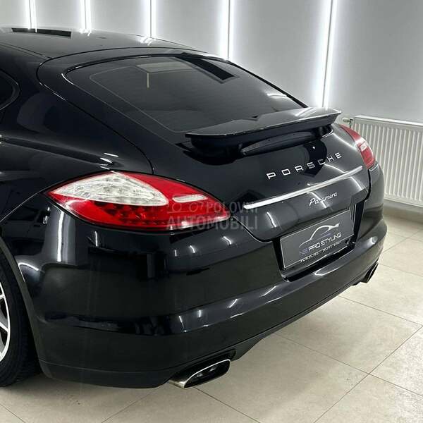 Porsche Panamera 