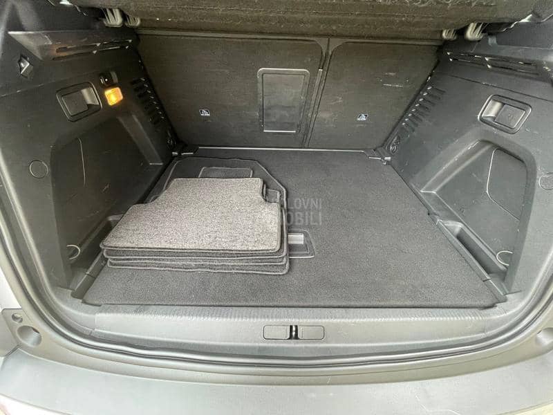 Peugeot 3008 1.5 BleuHDi NOV