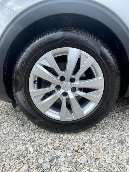 Peugeot 3008 1.5 BleuHDi NOV