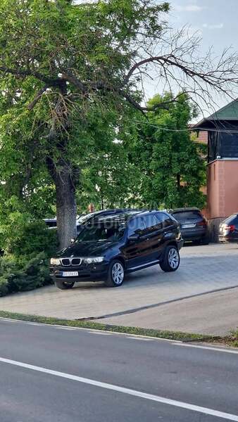 BMW X5 manuelni