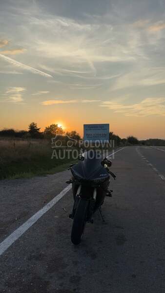 Yamaha R6