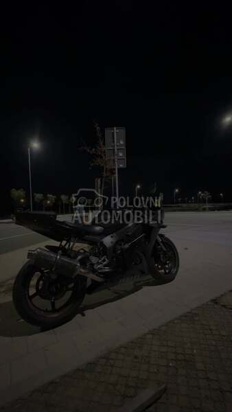 Yamaha R6