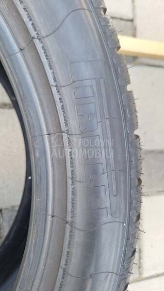 Pirelli 275/40 R19 Zimska
