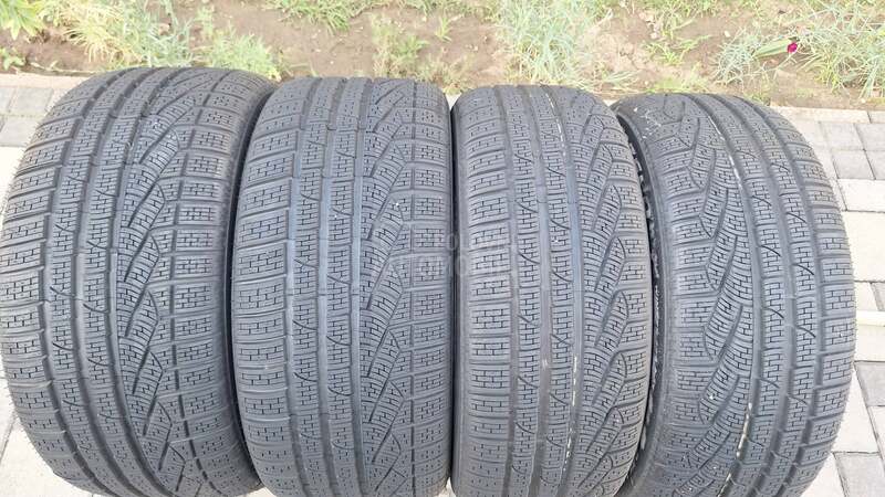 Pirelli 275/40 R19 Zimska