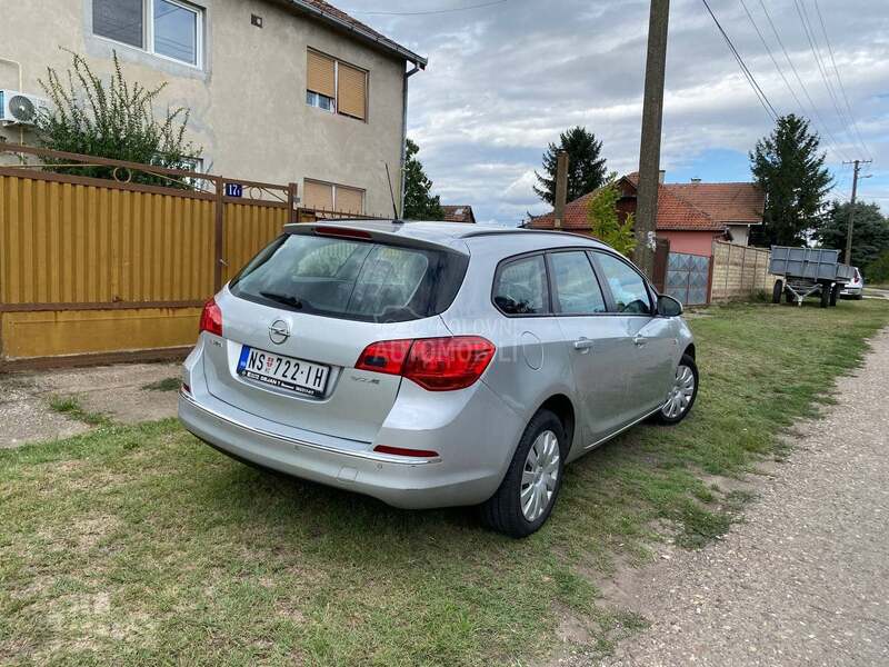 Opel Astra J 1.6